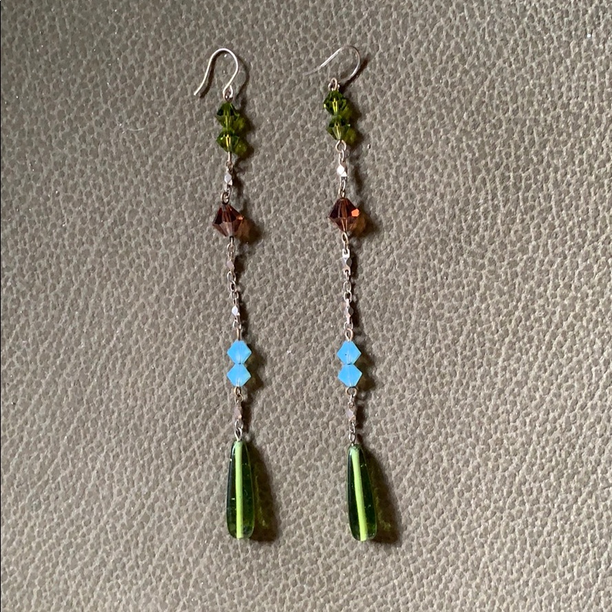 Betsey Johnson Long Beaded Hanging Earrings 14$